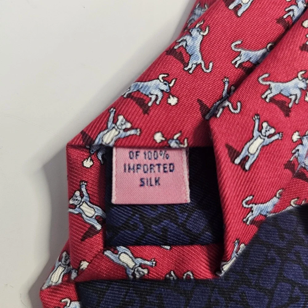 Vineyard Vines‎ Men's Tie Bull & Bear Stock Market Red Silk 3.25